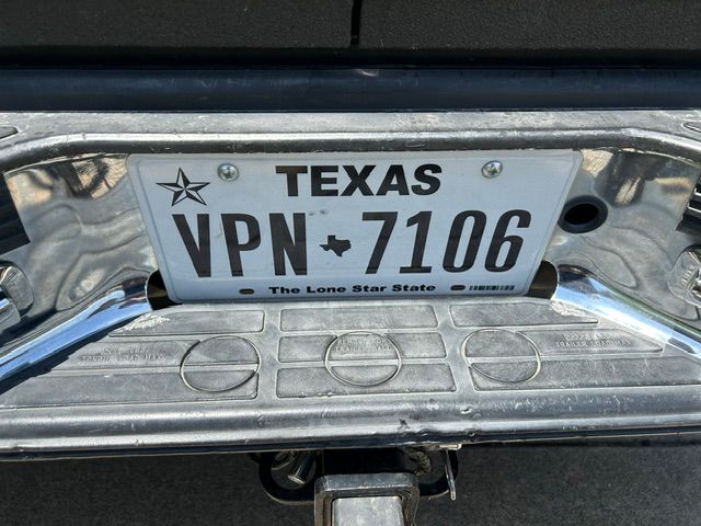 Used 1999 Chevrolet Suburban 4WD w/ Preferred Equipment Group 3 image 6