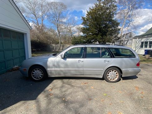 Used 2001 Mercedes-Benz E 320 Wagon image 19