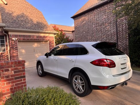 Used 2014 Porsche Cayenne AWD/4WD image 8