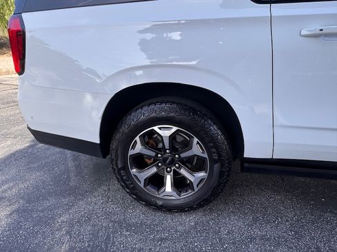 Used 2025 GMC Yukon XL AT4 Ultimate image 19