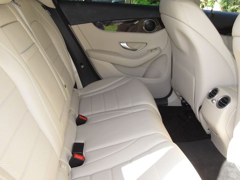 Used 2016 Mercedes-Benz GLC 300 image 16