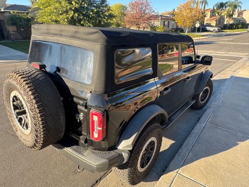 Used 2022 Ford Bronco Badlands image 5