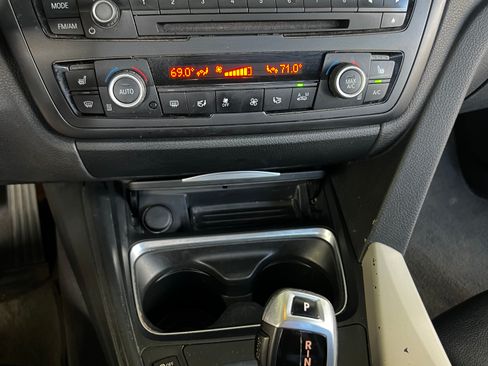 Used 2015 BMW 320i Sedan RWD image 9