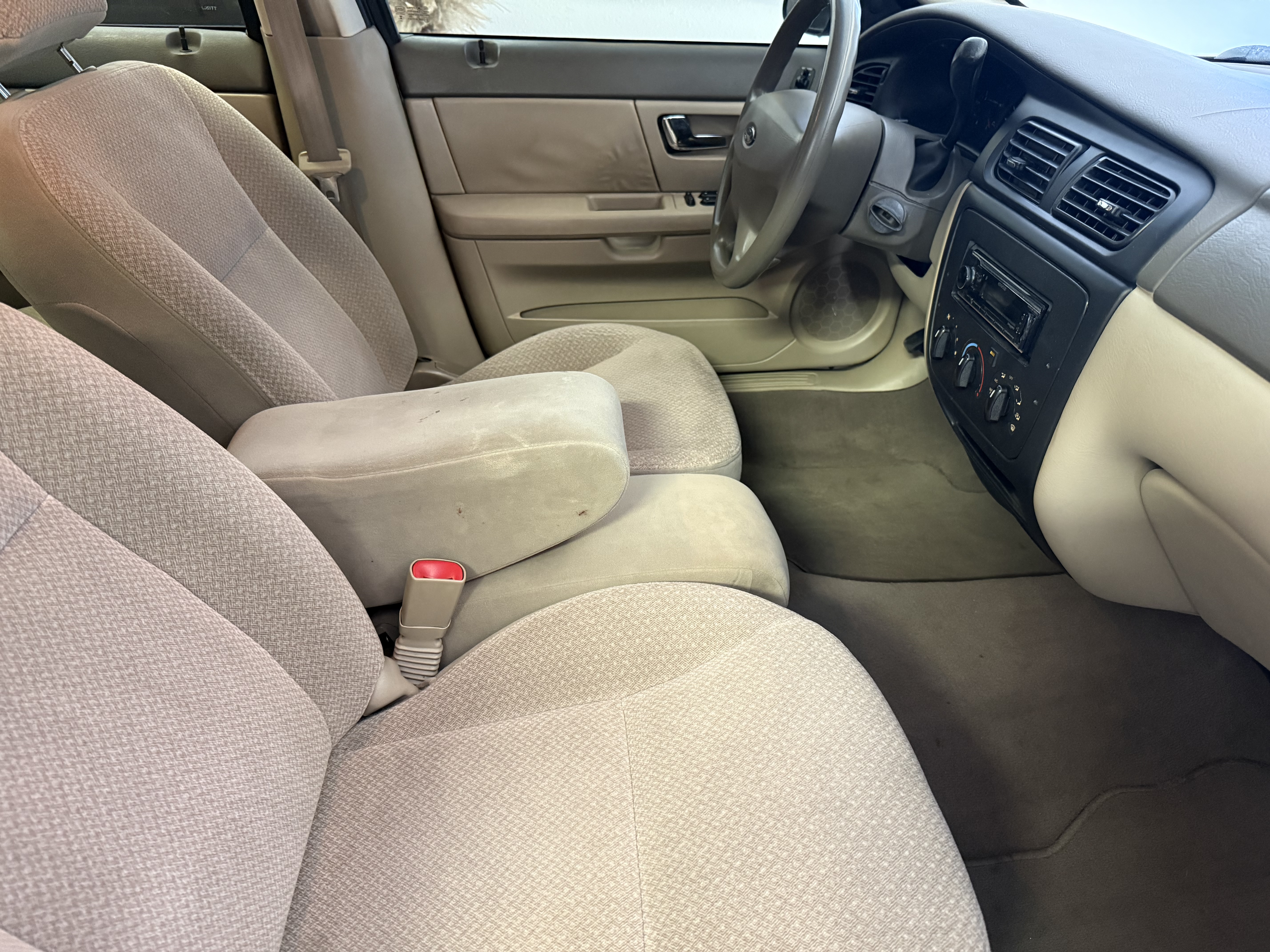 Used 2001 Ford Taurus LX FWD image 14