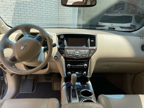 Used 2015 Nissan Pathfinder Platinum FWD image 15