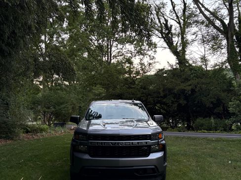 Used 2021 Chevrolet Silverado 1500 Custom w/ LPO, Dark Essentials Package AWD/4WD image 6