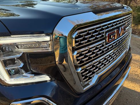 Used 2021 GMC Sierra 1500 Denali w/ Denali Premium Package image 9