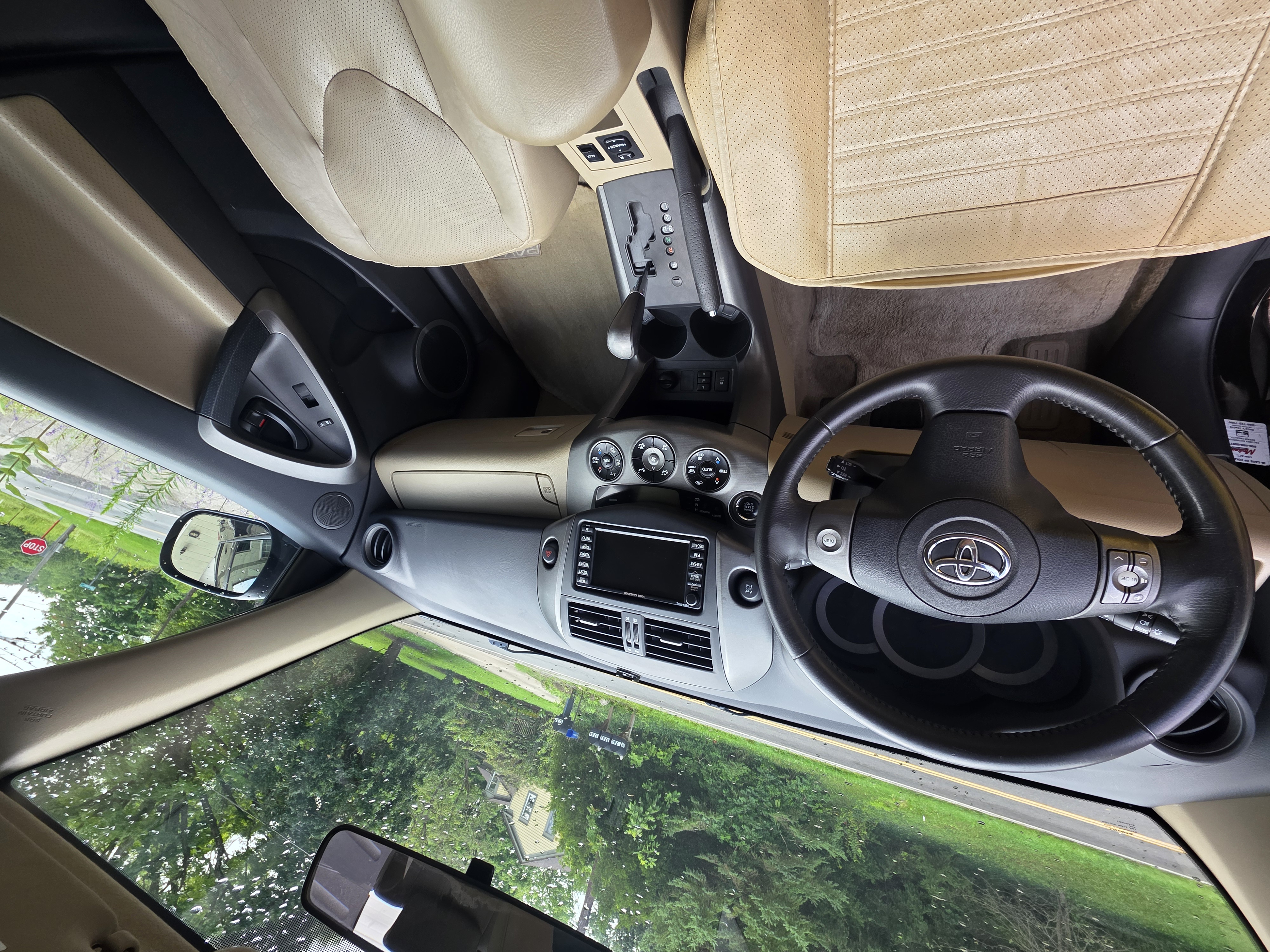 Used 2011 Toyota RAV4 Limited AWD/4WD image 13