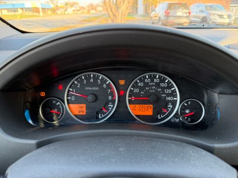 Used 2007 Nissan Pathfinder LE w/ LE Navigation Pkg image 11