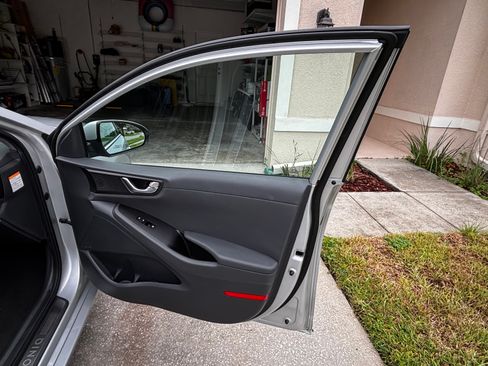 Used 2019 Hyundai Ioniq Limited FWD image 13