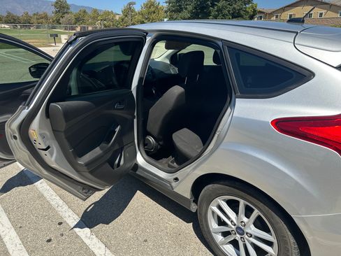 Used 2018 Ford Focus SE image 12
