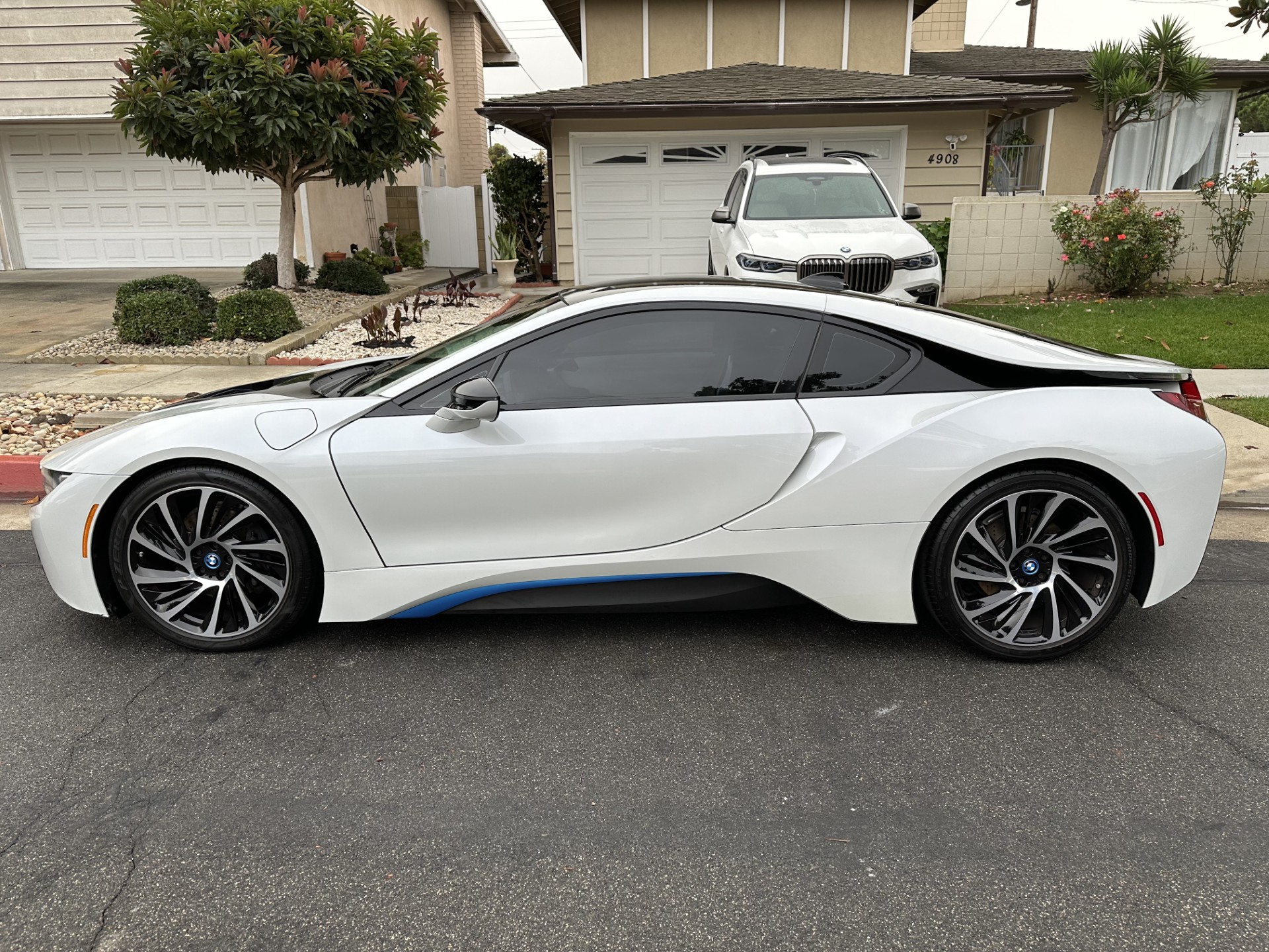 Used 2016 BMW i8 AWD/4WD image 2