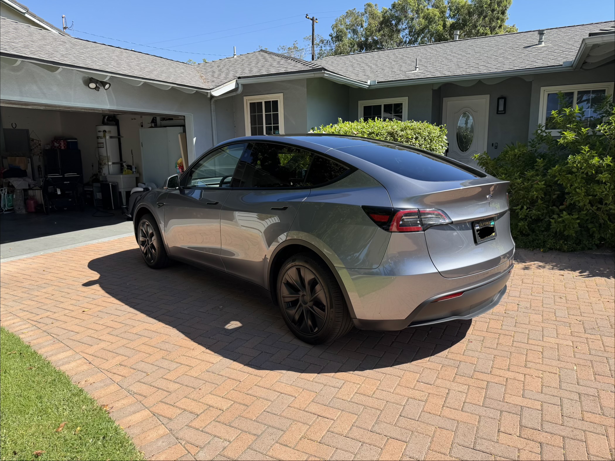Used 2024 Tesla Model Y Long Range RWD image 8