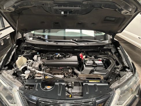Used 2018 Nissan Rogue SV AWD/4WD image 11