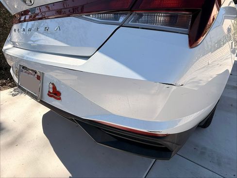 Used 2022 Hyundai Elantra SE image 6