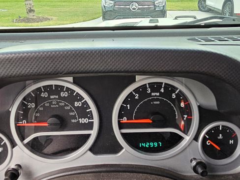 Used 2007 Jeep Wrangler Rubicon w/ Dual Top Group AWD/4WD image 12