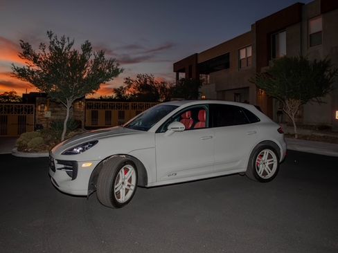 Used 2021 Porsche Macan GTS image 9