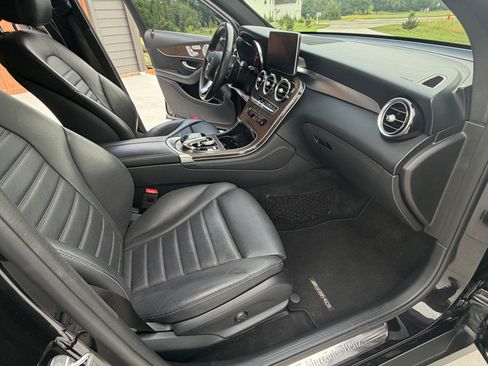 Used 2018 Mercedes-Benz GLC 300 4MATIC image 11