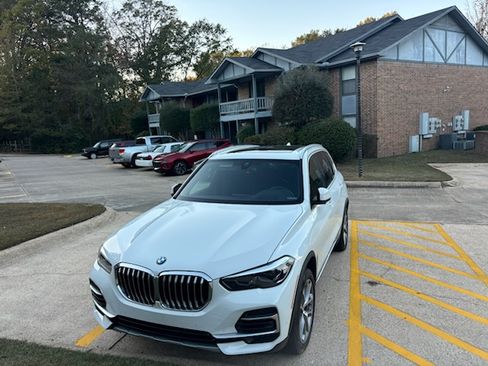 Used 2023 BMW X5 xDrive40i w/ Premium Package image 1