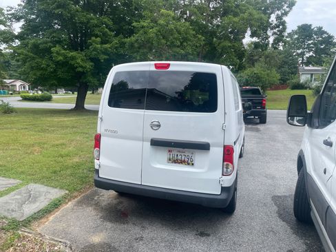 Used 2018 Nissan NV200 S w/ Back Door Glass Package FWD image 10