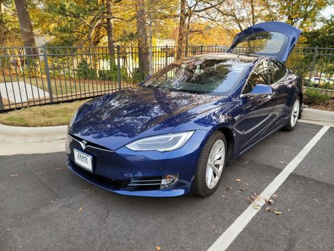 Used 2017 Tesla Model S 75 image 11