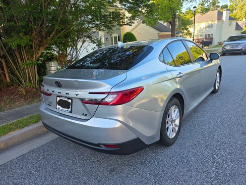 Used 2025 Toyota Camry LE FWD image 12