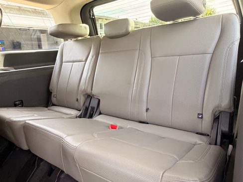 Used 2018 Ford Expedition XLT w/ Equipment Group 201A RWD image 23