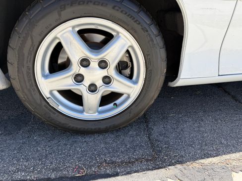 Used 1998 Chevrolet Camaro Z28 RWD image 27