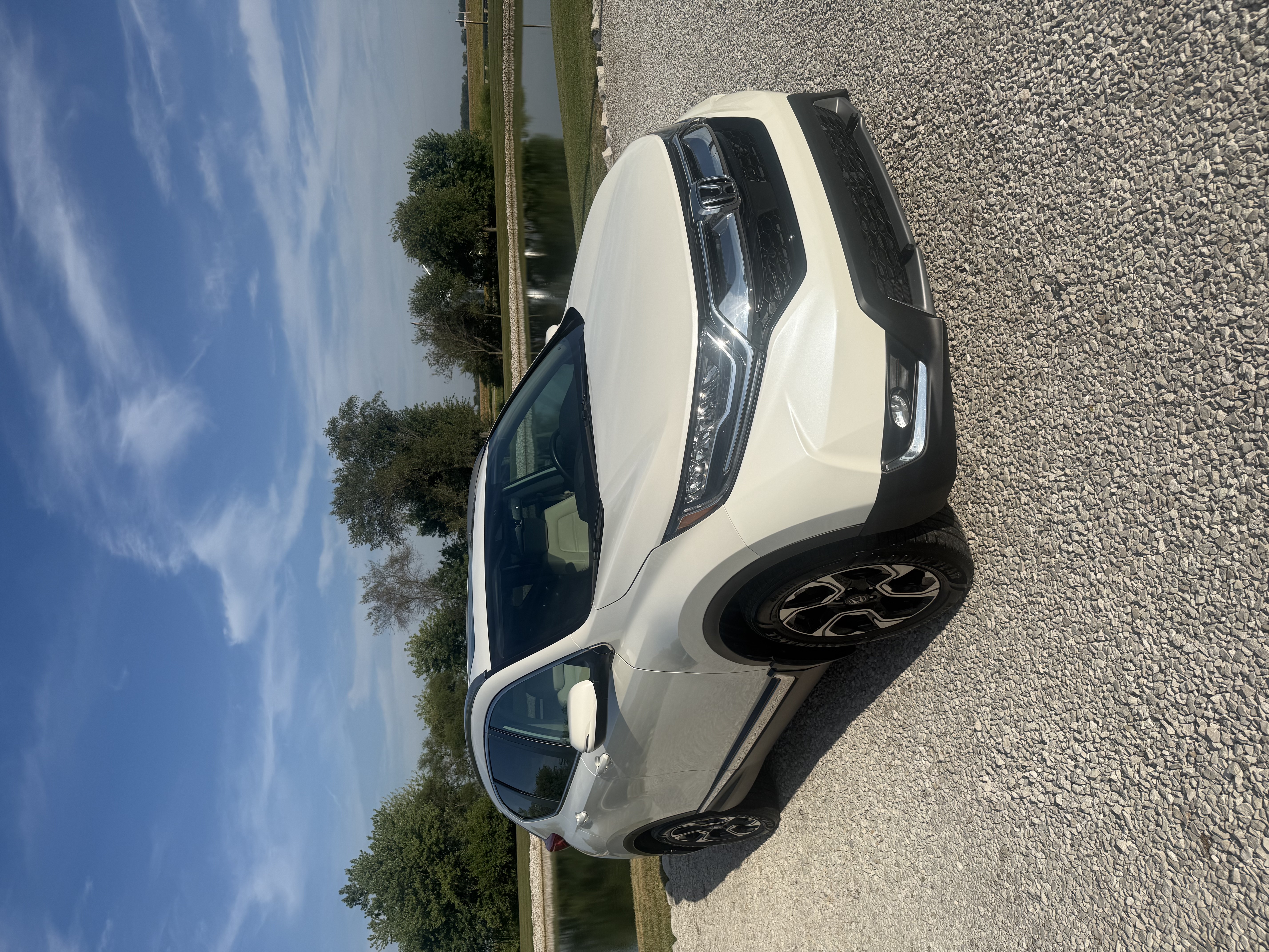 Used 2018 Honda CR-V Touring image 1