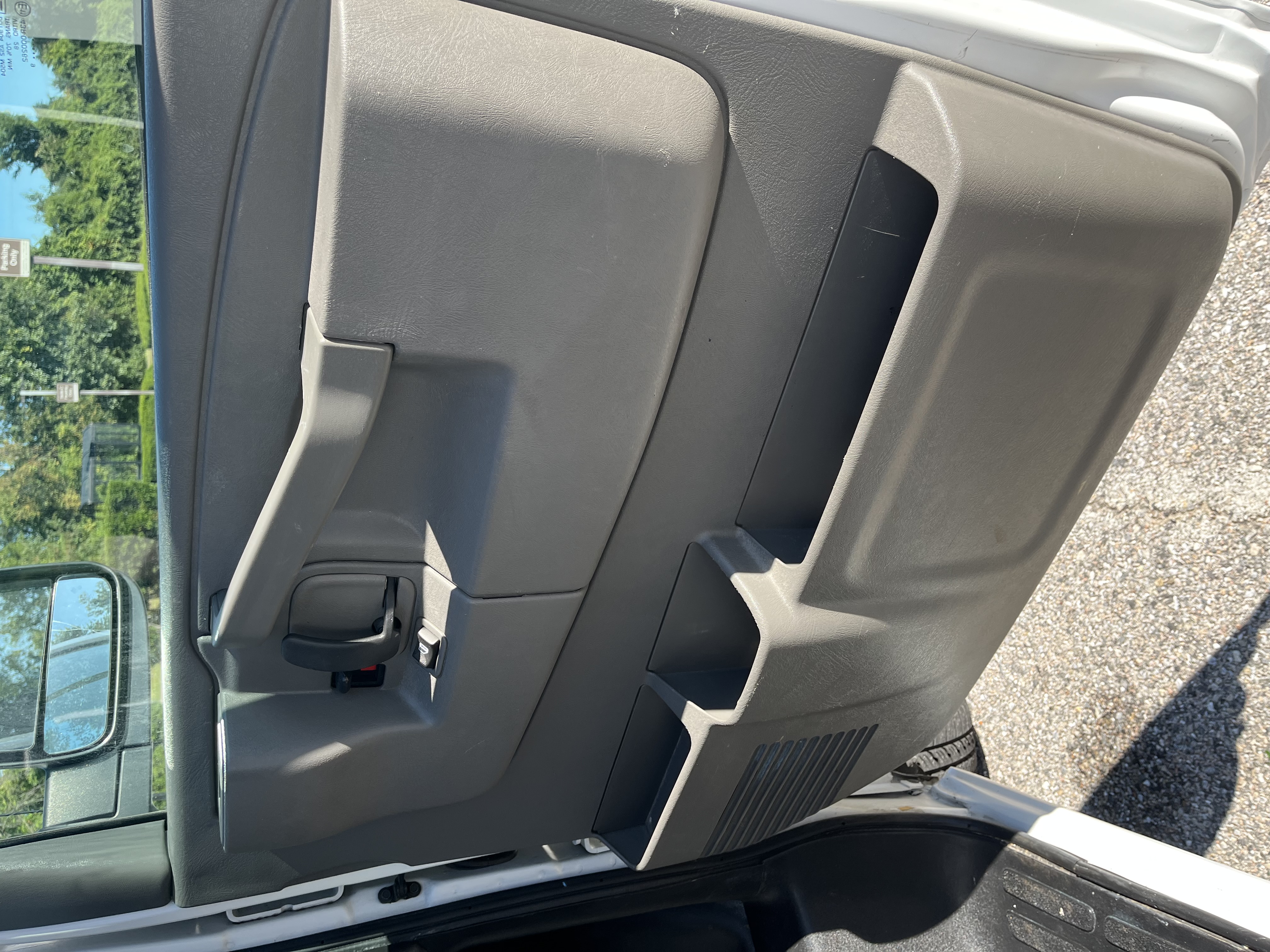 Used 2019 Chevrolet Express 3500 w/ Driver Convenience Package RWD image 4