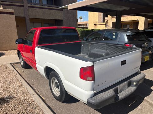 Used 2001 Chevrolet S10 Pickup 2WD Regular Cab image 6