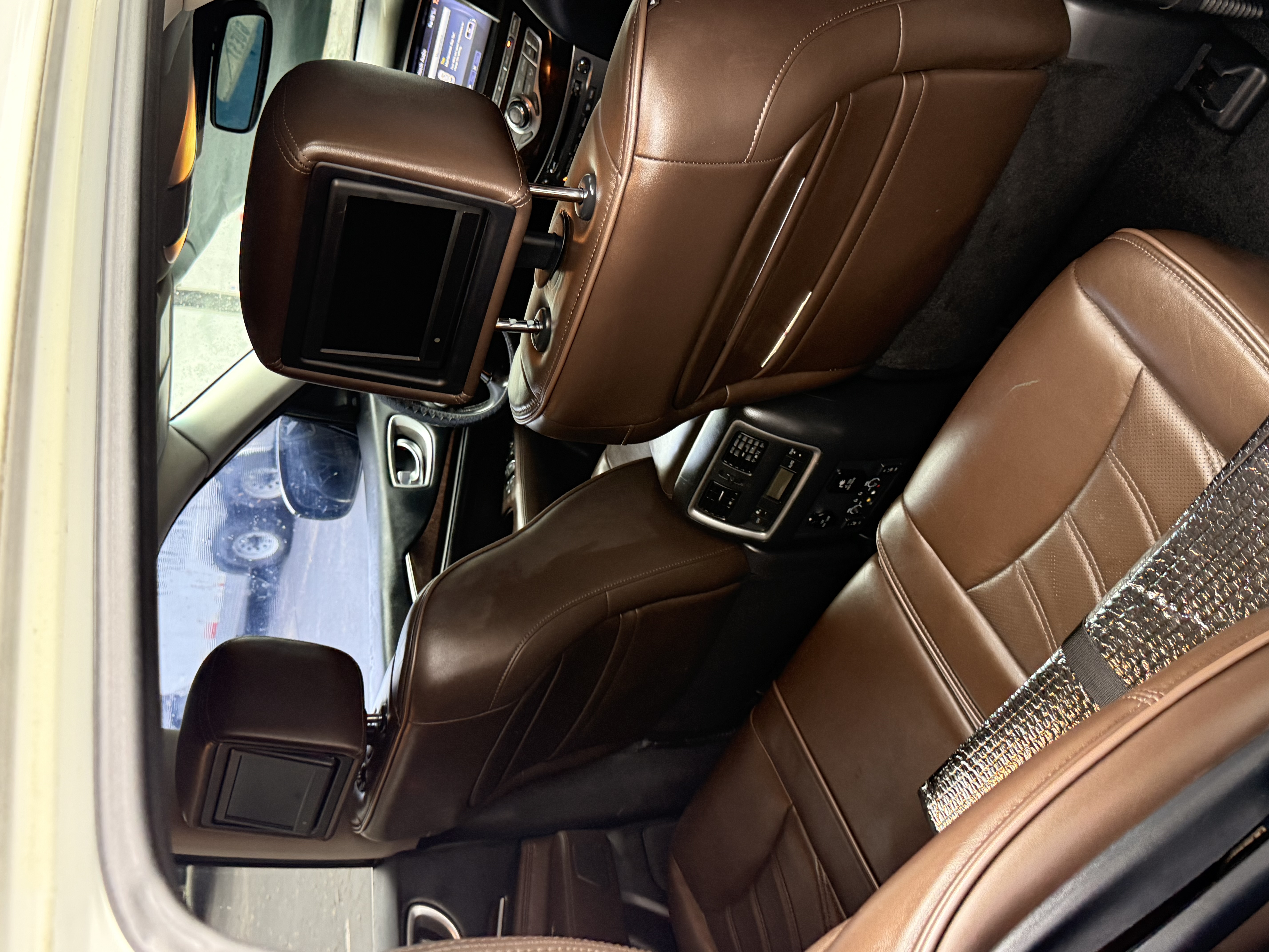 Used 2015 INFINITI QX60 FWD w/ Deluxe Touring Package image 9