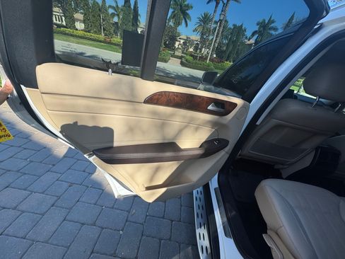 Used 2017 Mercedes-Benz GLS 450 4MATIC image 6