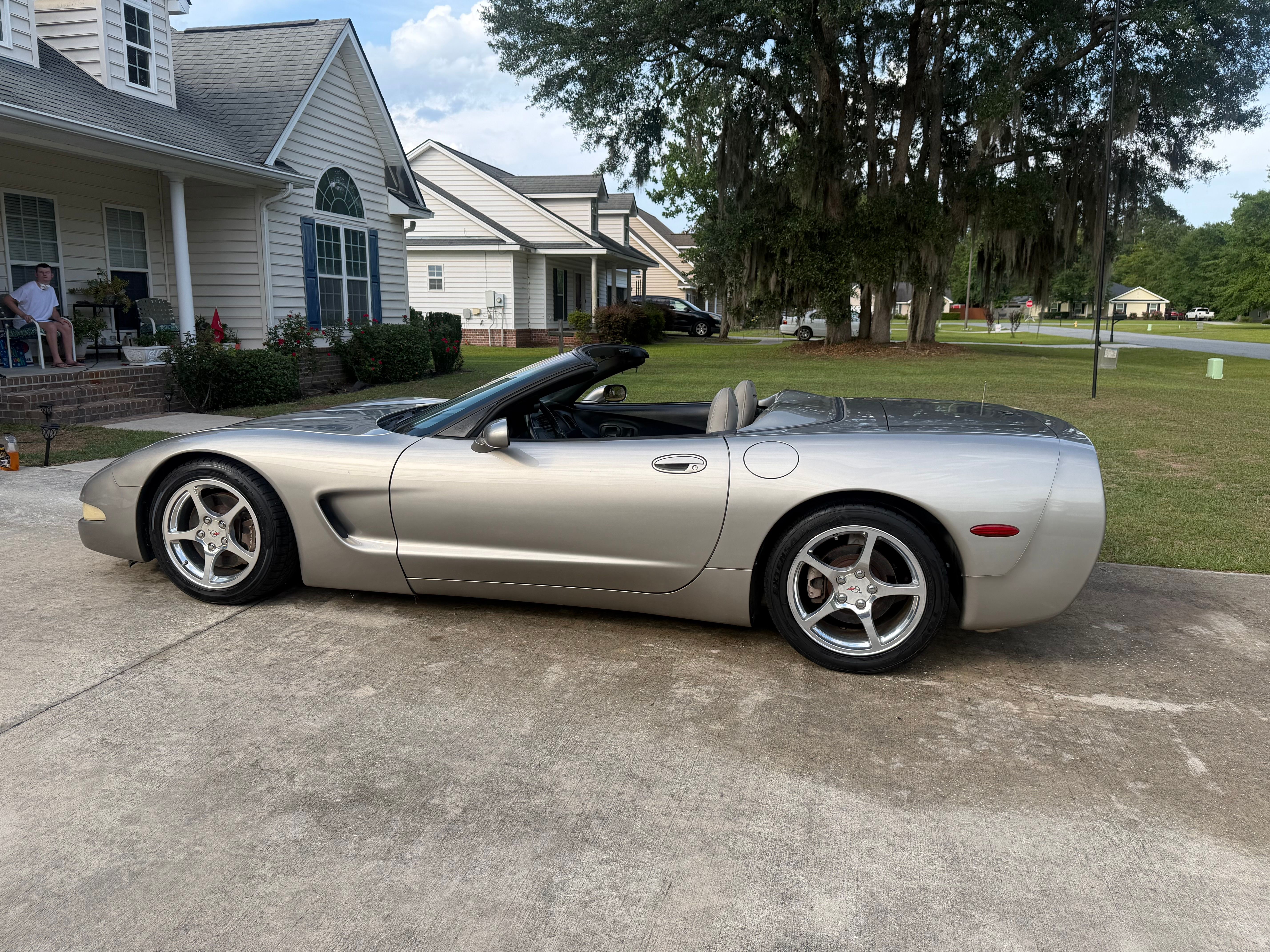 Used 2001 Chevrolet Corvette Convertible w/ Preferred Equipment Group2 RWD image 16