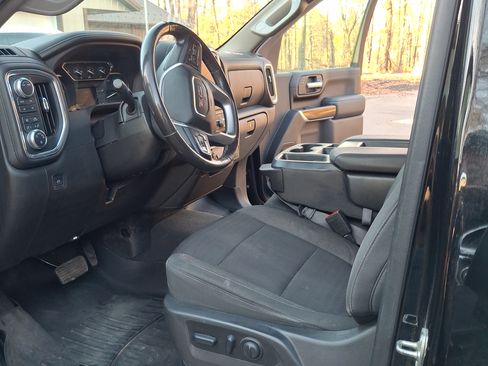 Used 2023 GMC Sierra 3500 SLE w/ SLE Convenience Package image 4