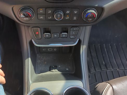 Used 2019 GMC Terrain Denali w/ Comfort Package image 21