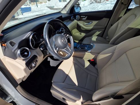 Used 2021 Mercedes-Benz GLC 300 4MATIC image 12