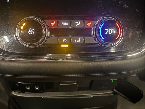 Used 2018 Lincoln Navigator L Reserve w/ Technology Package image 13