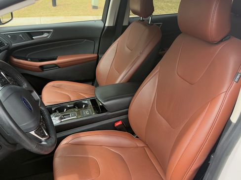 Used 2019 Ford Edge Titanium w/ Equipment Group 301A image 20