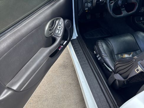 Used 2000 Pontiac Firebird Formula image 9