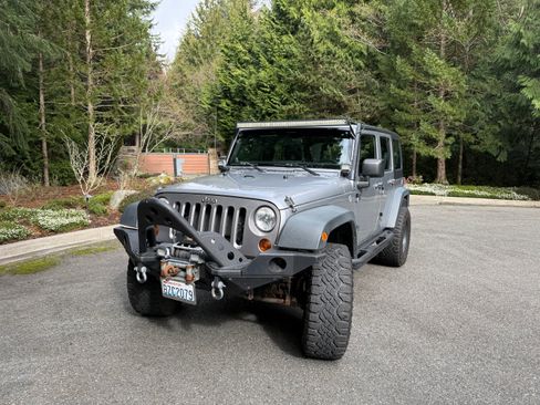 Used 2013 Jeep Wrangler Unlimited Sport AWD/4WD image 12