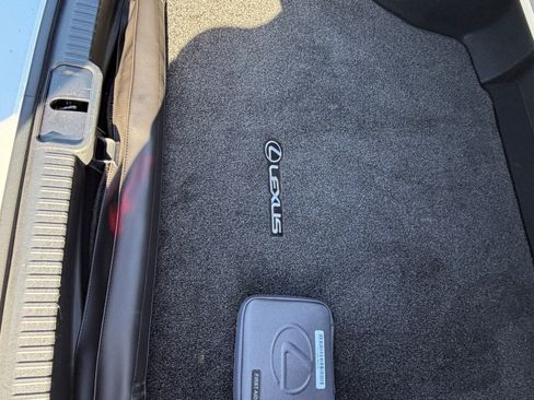 Used 2023 Lexus ES 300h w/ Premium Package image 13