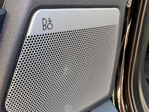 Used 2024 Ford F250 Lariat w/ Black Appearance Package image 9