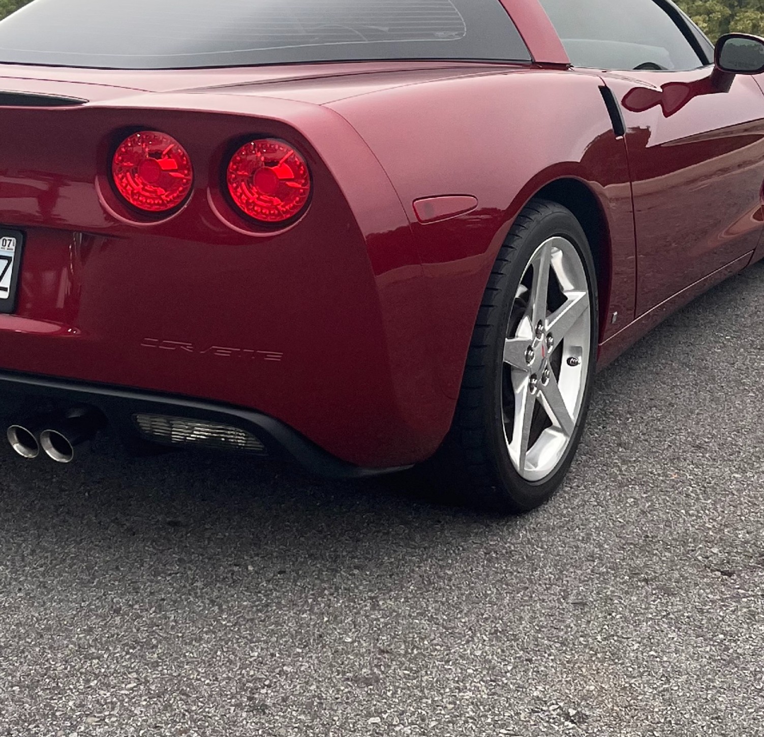 Used 2006 Chevrolet Corvette Coupe w/ Preferred Equipment Group RWD image 13