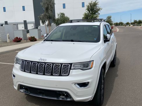 Used 2017 Jeep Grand Cherokee Overland w/ Jeep Active Safety Group RWD image 2