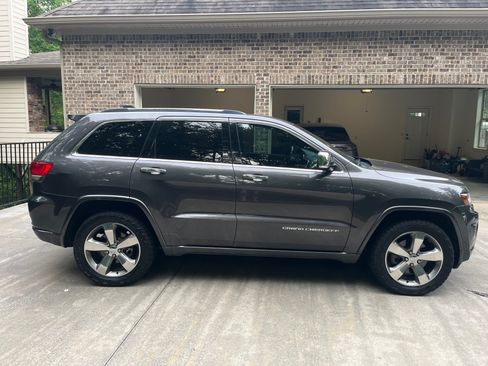 Used 2014 Jeep Grand Cherokee Overland AWD/4WD image 4