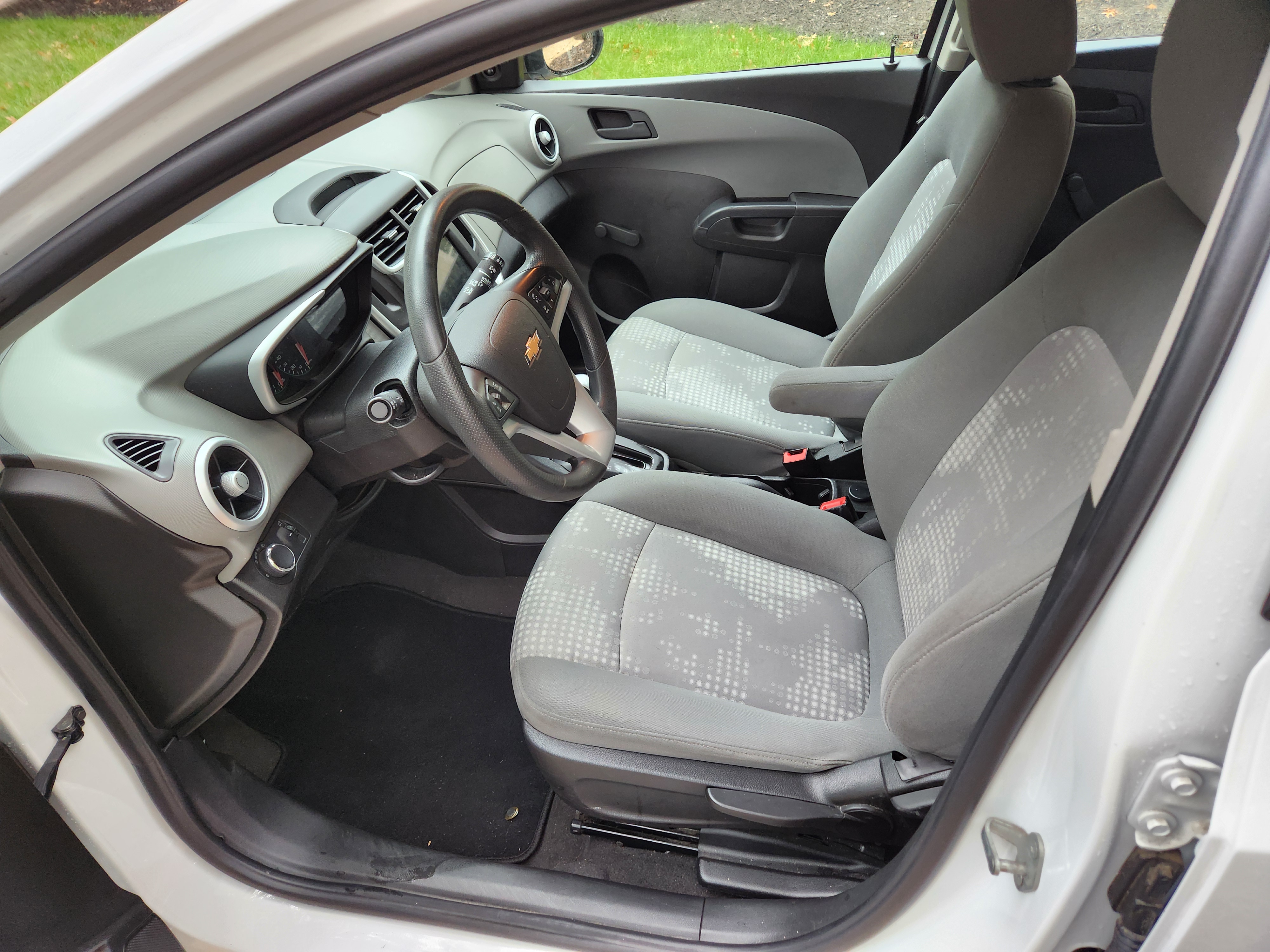 Used 2019 Chevrolet Sonic LT FWD image 11