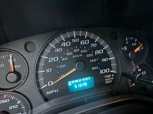 Used 2004 Chevrolet Express 1500 RWD image 10