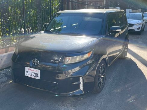 Used 2013 Scion xB image 1