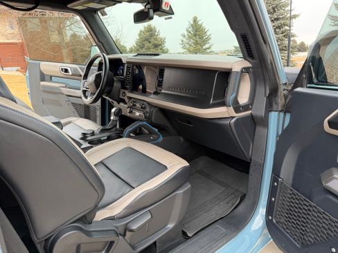 Used 2023 Ford Bronco Wildtrak image 14